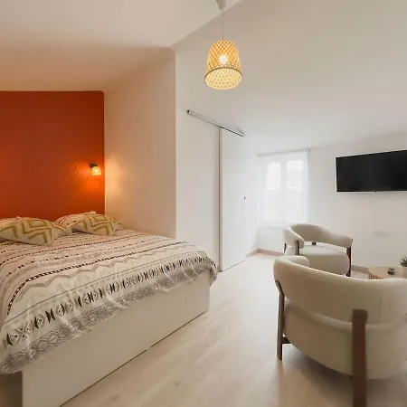 Petite Maison Plein Centre * Angoulême